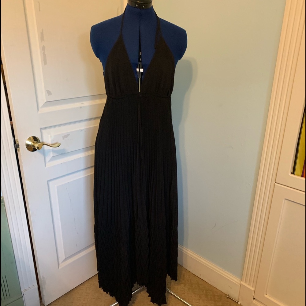 NWOT Alice and Olivia pleated halter gown